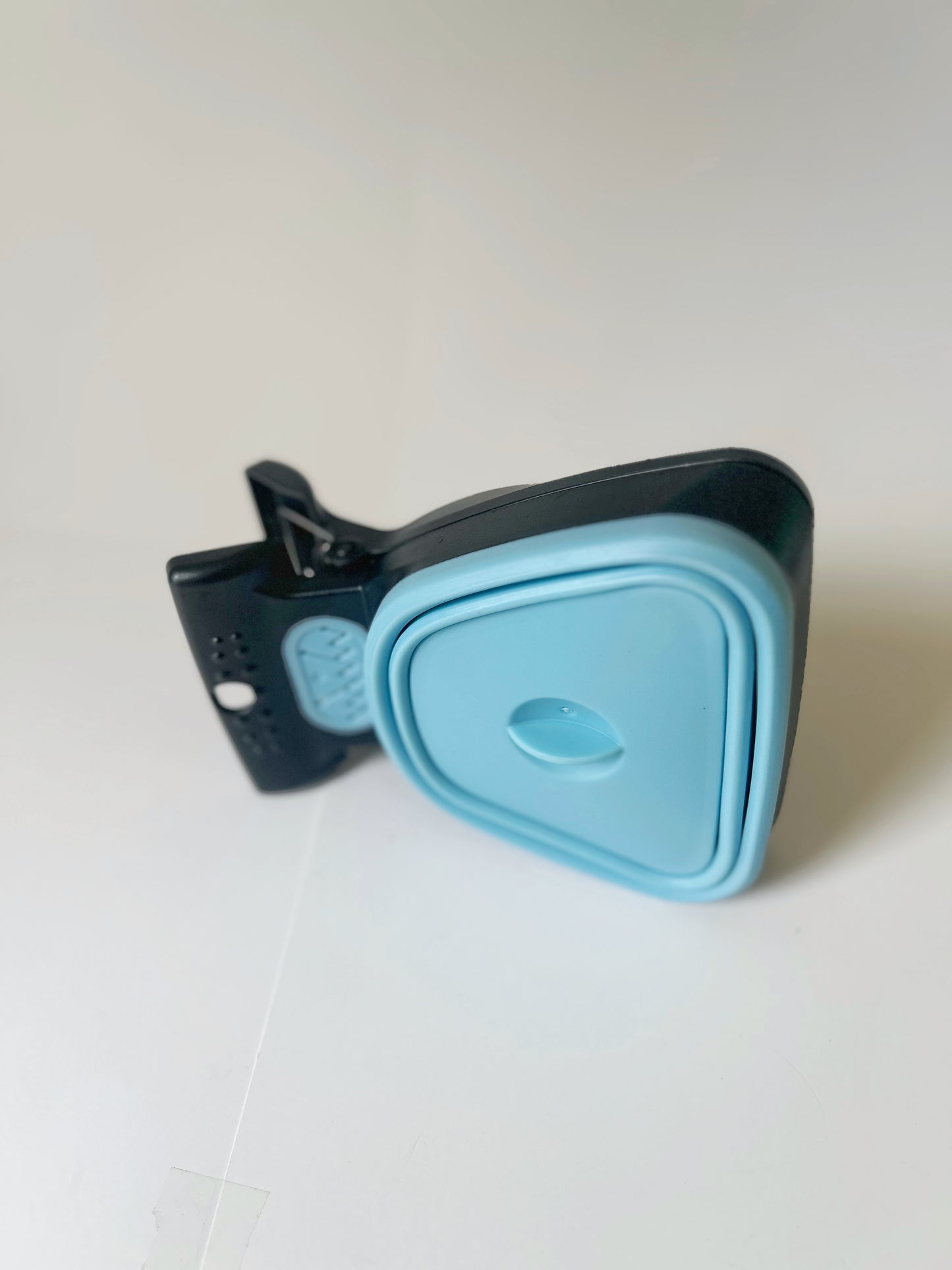 My Pet's Clean-Up Companion - Foldable Travel Pooper Scooper  in