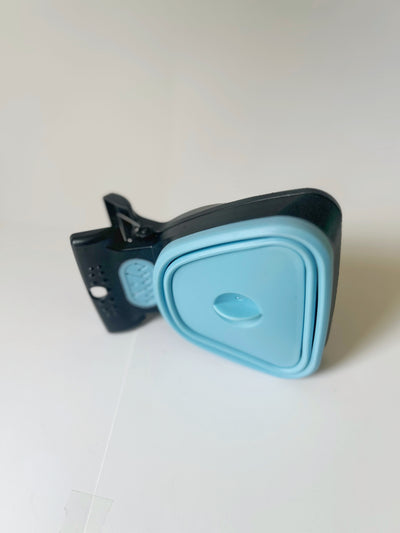 My Pet's Clean-Up Companion - Foldable Travel Pooper Scooper  in